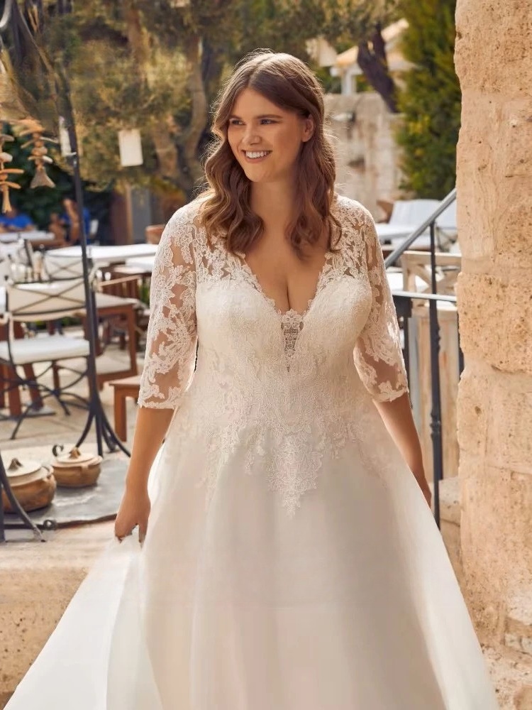 Classic Wedding Dresses Plus Size V-Neck 3/4 Sleeves Bride Gowns Appliques Sweep Train A-Line Organza Vestido De Noiva Ballgown 2 Classic Wedding Dresses Plus Size V-Neck 3/4 Sleeves Bride Gowns Appliques Sweep Train A-Line Organza Vestido De Noiva Ballgown - obrazek 2