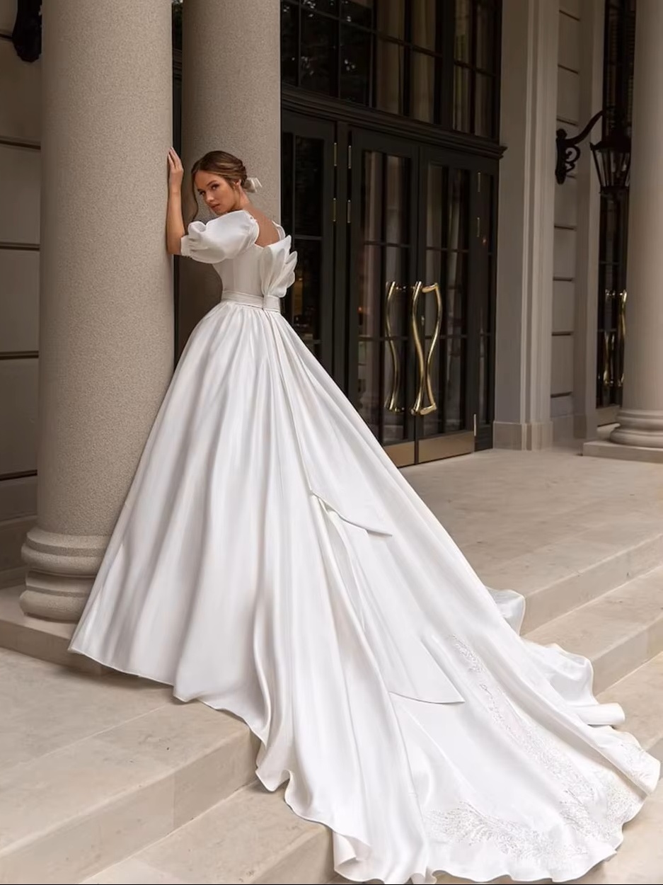 SoDigne 2023 Modern Boho Wedding Dresses Satin Short Sleeves Bow Square Collar Appliques Bride Dress Customized Wedding Gowns 2 SoDigne 2023 Modern Boho Wedding Dresses Satin Short Sleeves Bow Square Collar Appliques Bride Dress Customized Wedding Gowns - obrazek 2