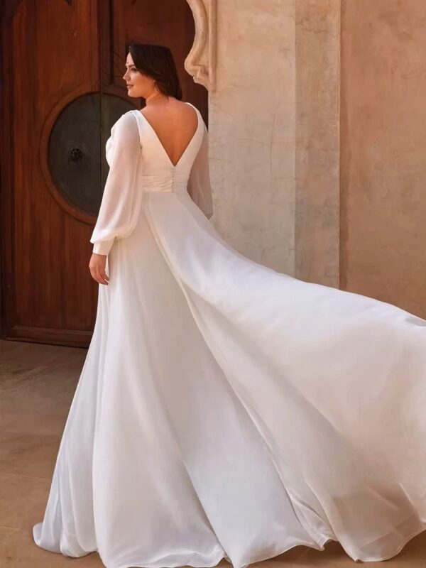 Simple Wedding Dresses Plus Size Deep V Neck Long Sleeves Bride Gowns Back Button Sweep Train A-Line Vestido De Noiva 2024 - obrazek 2