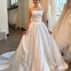 SoDigne A-line Satin Simple Wedding Dresses Strapless Sleeveless Bridal Dress Long Wedding Gown Robe De Mairee Customized 4 S7b89d4f47ed743c7a8b73fbea1ad372f2 Cropped