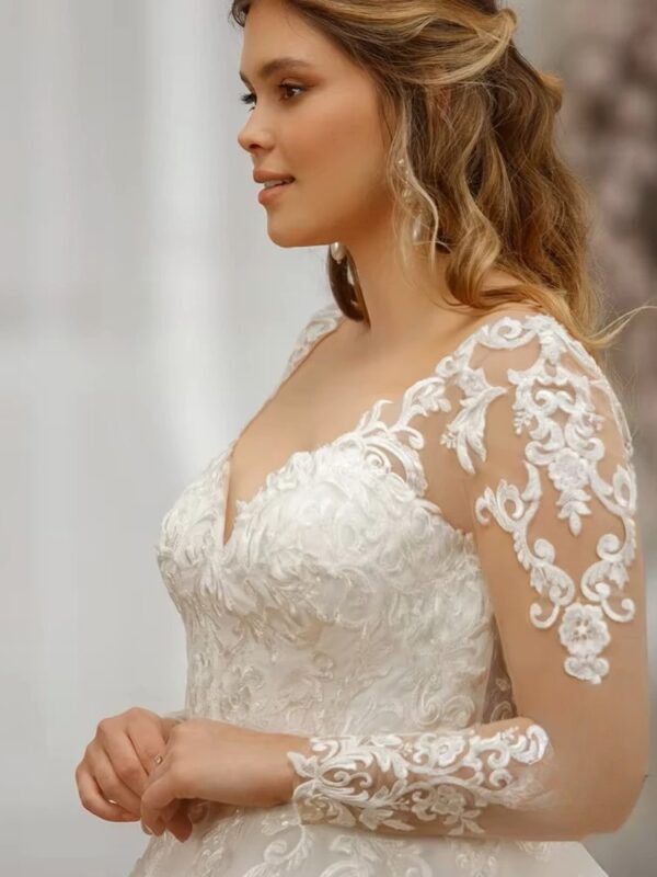 Pastrol Customized Wedding Dresses V Neck Bride Gowns Lace Appliques Back Lace Up Tulle A-Line Sweep Train Vestidos De Novia - obrazek 3