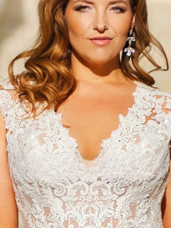 Exquisite Wedding Dresses Plus Size Tulle With Lace Applique V-Neck Backless Bride Gowns Cap Sleeves Mermaid Vestido De Noiva - obrazek 3