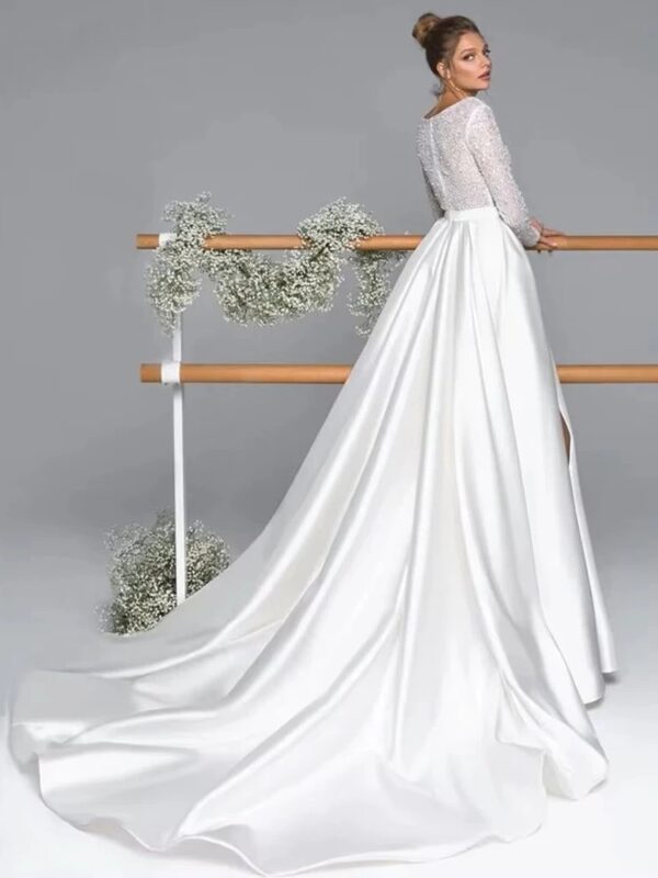 Luxury Long Sleeve Satin Wedding Dress Deep V-Neck Side Split Bridal Gown Vestido De Novia Train Vestidos De Novia Customized - obrazek 2