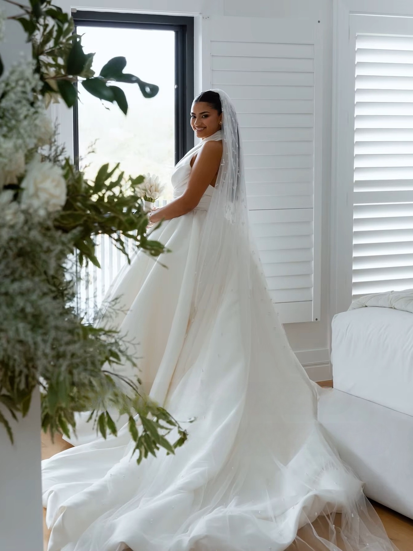 SoDigne A-line Satin Simple Wedding Dresses Sleeveless Halter Bridal Dress Long Wedding Gown Robe De Mairee Customized 3 SoDigne A-line Satin Simple Wedding Dresses Sleeveless Halter Bridal Dress Long Wedding Gown Robe De Mairee Customized - obrazek 3