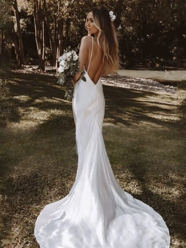 Modern V-Neck Wedding Dress 2025 Mermaid Spaghetti Straps Open Back Simple Sleeveless Bridal Gown Vestido De Noiva Customized - obrazek 2