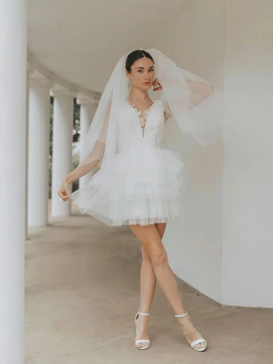 SoDigne Short Tulle Wedding Dresses V-neck Sleeveless Appliques Tiered Bridal Dress 2025 Mini A-line Customized Bride Gown 3 SoDigne Short Tulle Wedding Dresses V-neck Sleeveless Appliques Tiered Bridal Dress 2025 Mini A-line Customized Bride Gown - obrazek 3