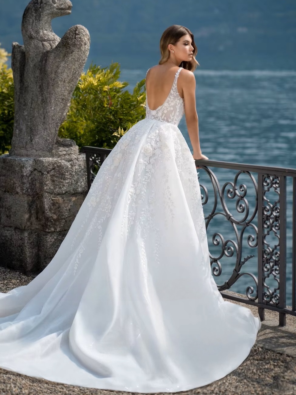 SoDigne Luxury A-line Wedding Dresses Square Collar Sleeveless Bridal Gown Beach Backless Appliques Tulle Split Bridal Dress 2 SoDigne Luxury A-line Wedding Dresses Square Collar Sleeveless Bridal Gown Beach Backless Appliques Tulle Split Bridal Dress - obrazek 2