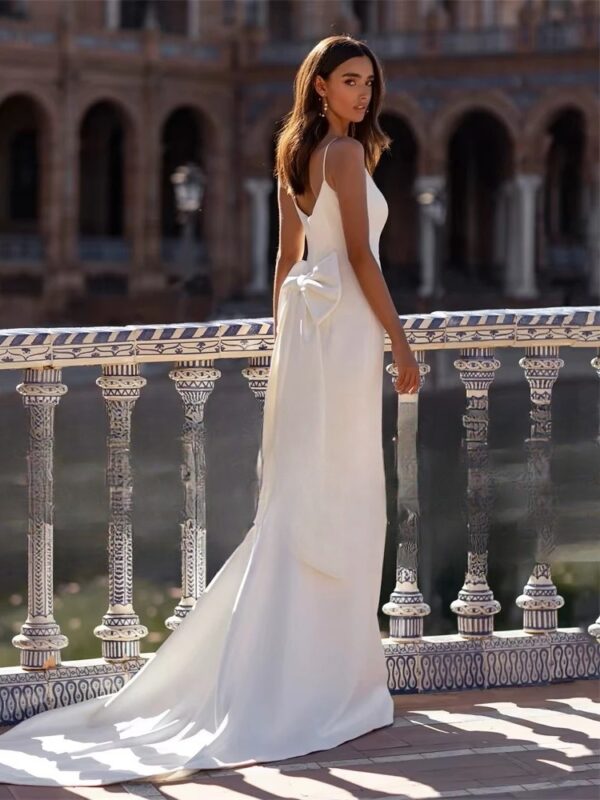 Elegant Mermaid Wedding Dresses Women Spaghetti Straps V-Neck Open Back Bow Sleeveless Bridal Gown Vestidos De Noiva Customized - obrazek 2