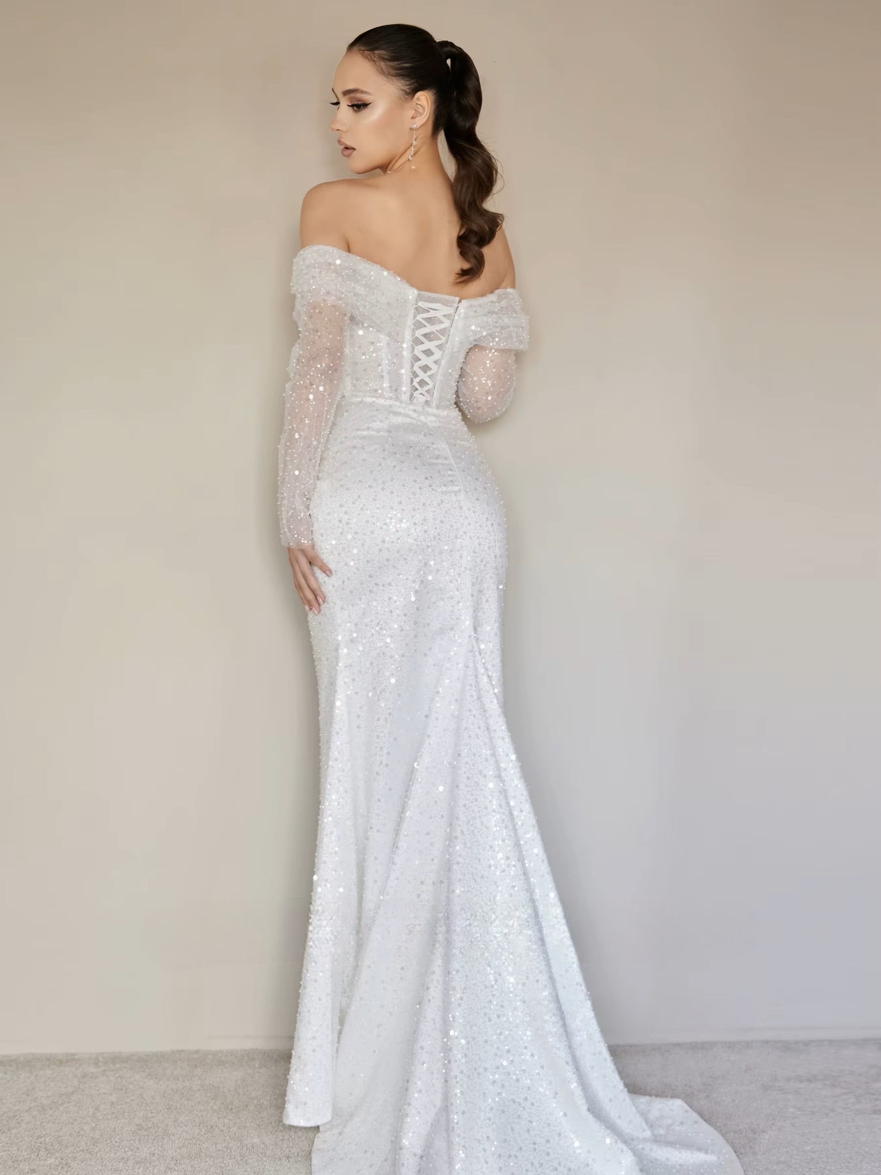SoDigne Mermaid Glitter Wedding Dresses Off Shoulder Long Sleeves Sequined Bridal Dress Wedding Gown Robe De Mairee Customized 3 SoDigne Mermaid Glitter Wedding Dresses Off Shoulder Long Sleeves Sequined Bridal Dress Wedding Gown Robe De Mairee Customized - obrazek 3