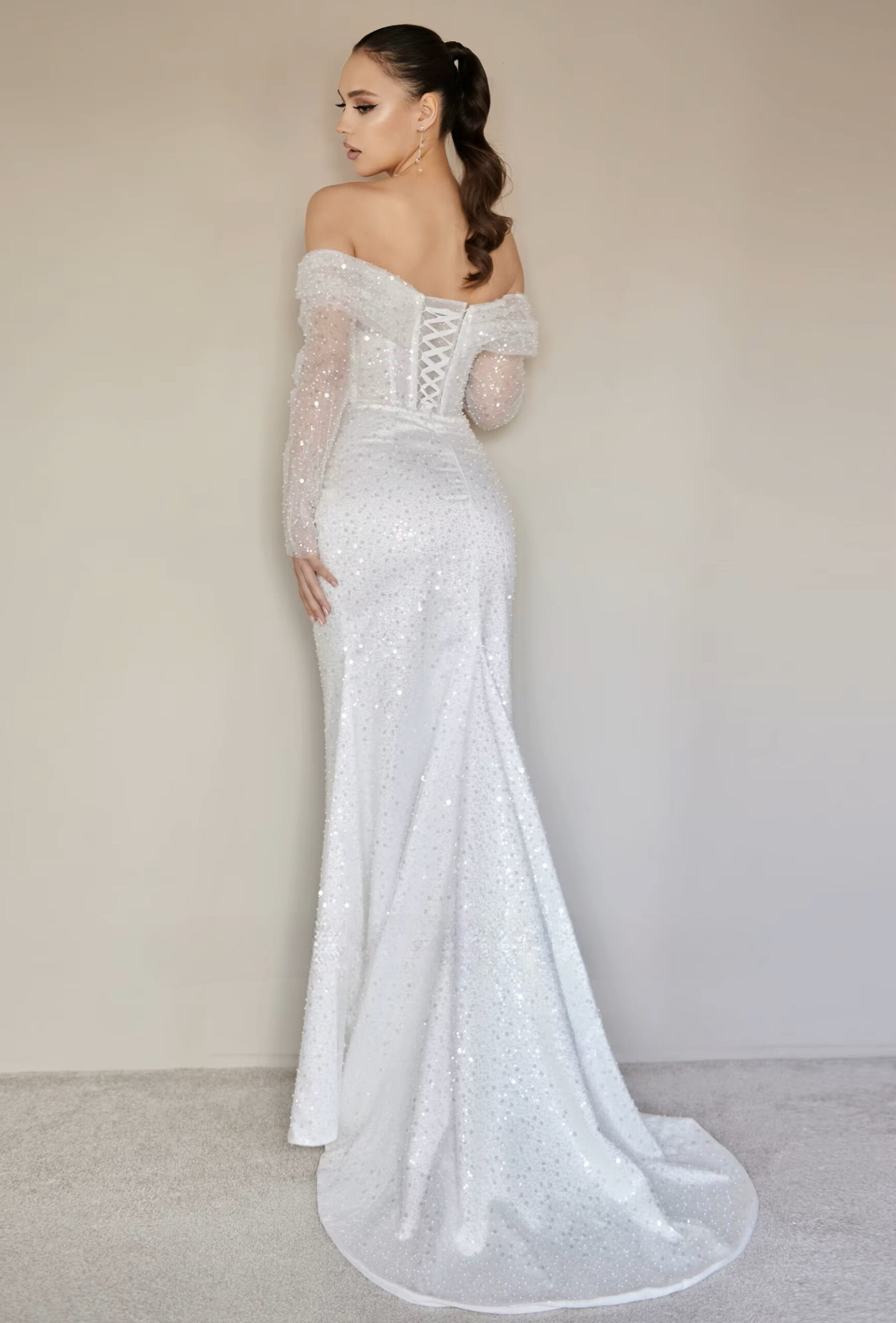 SoDigne Mermaid Glitter Wedding Dresses Off Shoulder Long Sleeves Sequined Bridal Dress Wedding Gown Robe De Mairee Customized 4 SoDigne Mermaid Glitter Wedding Dresses Off Shoulder Long Sleeves Sequined Bridal Dress Wedding Gown Robe De Mairee Customized - obrazek 4